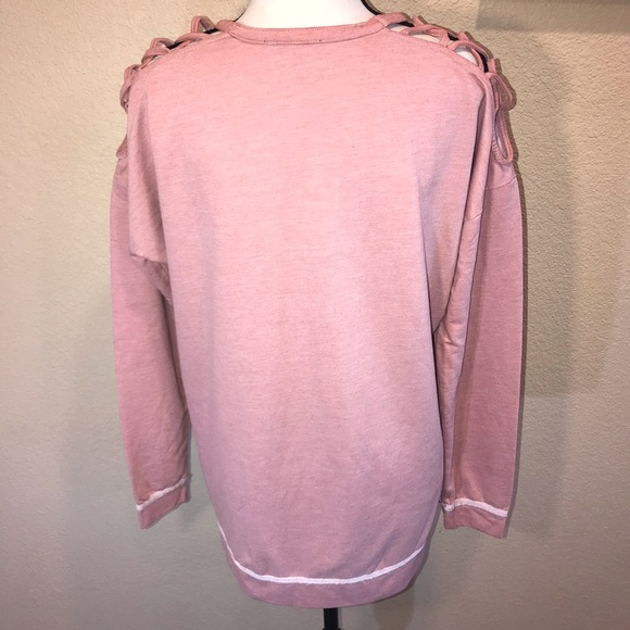 Annabelle Dusty Rose Embroidered Shoulder Cutout Blouse oversized Size Small - Picture 9 of 16